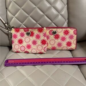 Floral Pink and Cream Wristlet Set
